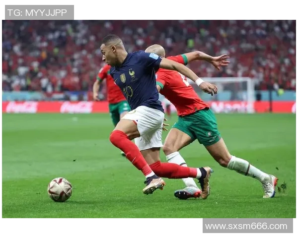 荷兰足球球星后腰的全面解析与球队战术核心价值探讨 荷兰足球球星后腰的全面解析与球队战术核心价值探讨