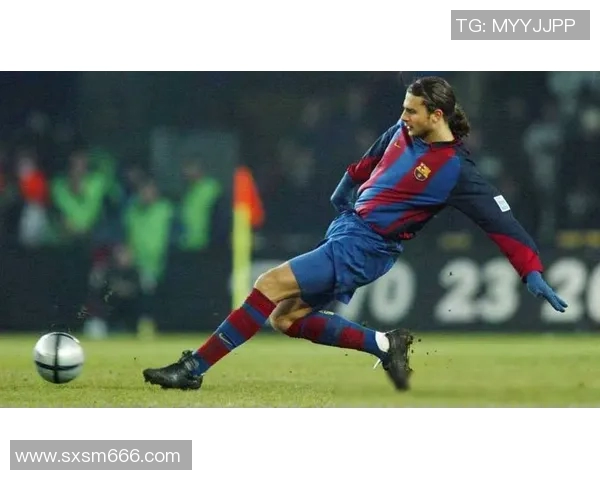 足球传奇同框再现昔日风采 老球星重聚场上激荡回忆